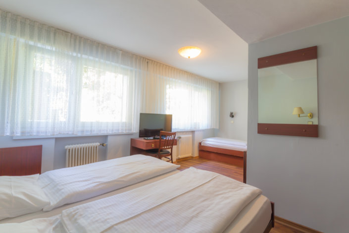 Geräumige 3-Bett-Zimmer im Forstbacher Hof